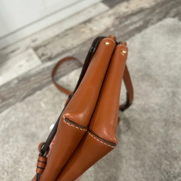Tory Burch Miller Logo Leather CrossbodyBag. Aged camello